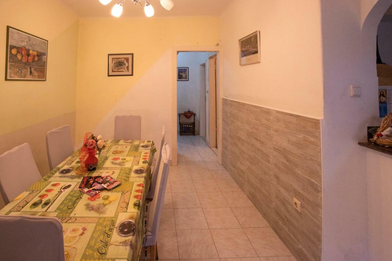 Pensionat Guest House With Garden - Zuvan